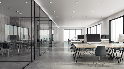 デスクが並ぶオフィス・会議室